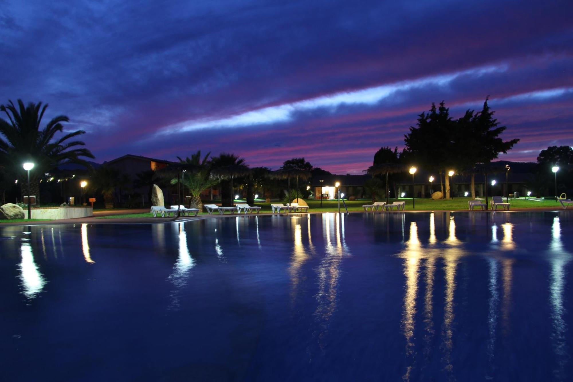 Rey Beach Club Monte Nai Kültér fotó