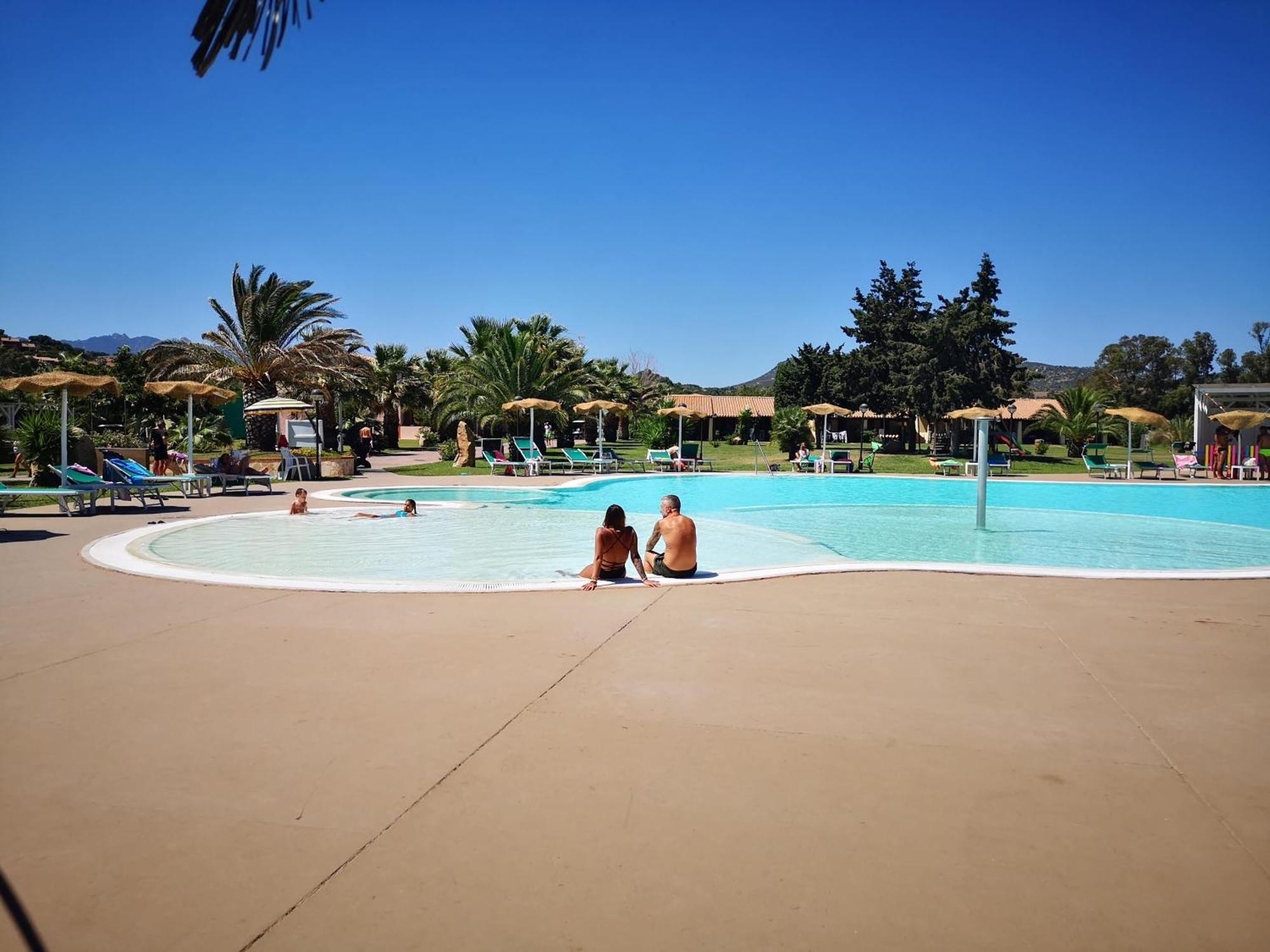 Rey Beach Club Monte Nai Kültér fotó