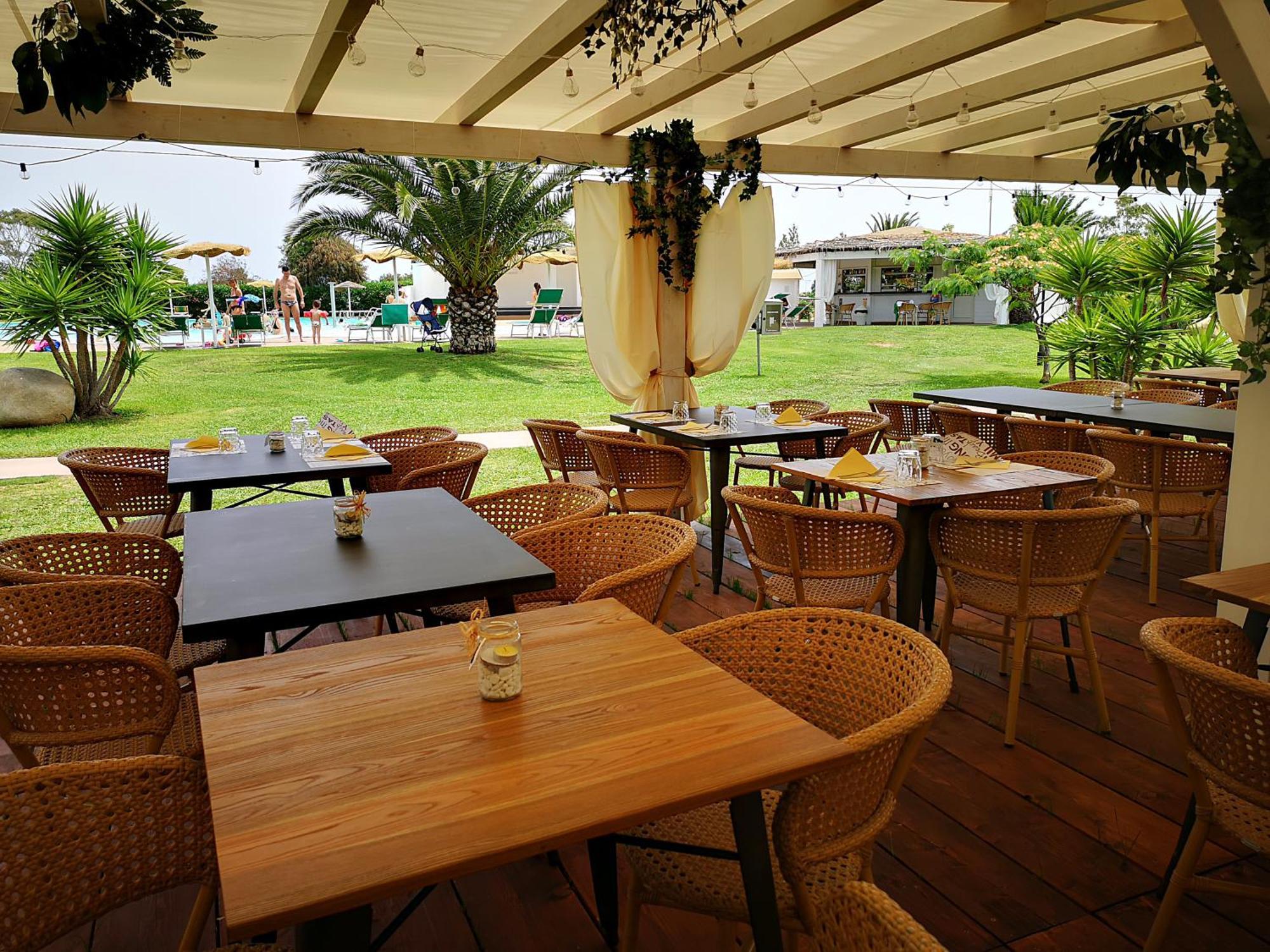 Rey Beach Club Monte Nai Kültér fotó