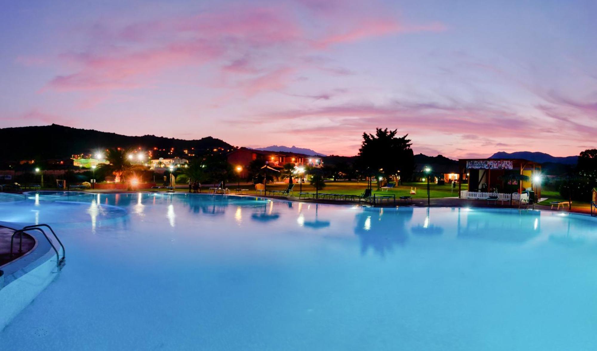 Rey Beach Club Monte Nai Kültér fotó