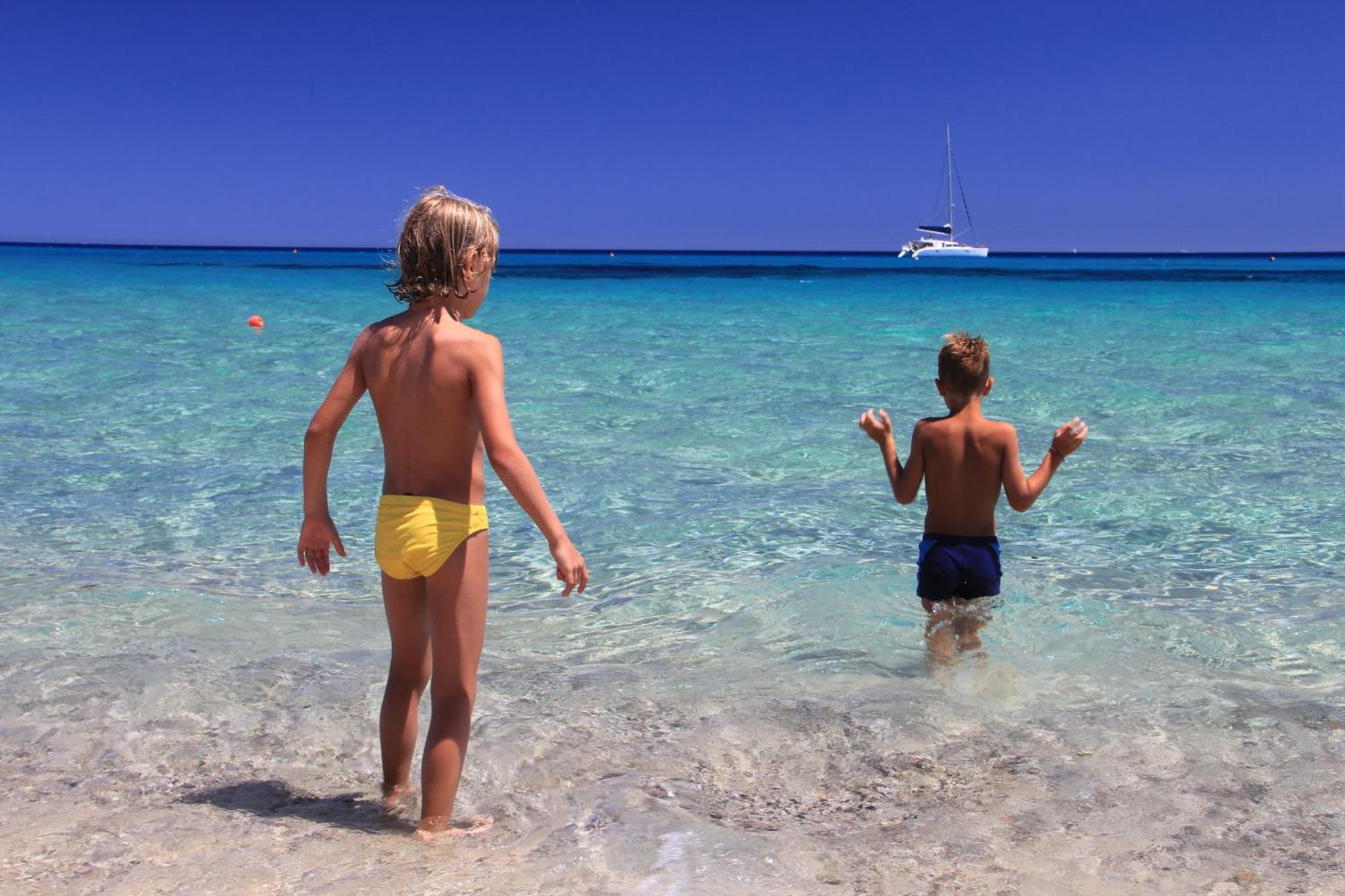 Rey Beach Club Monte Nai Kültér fotó