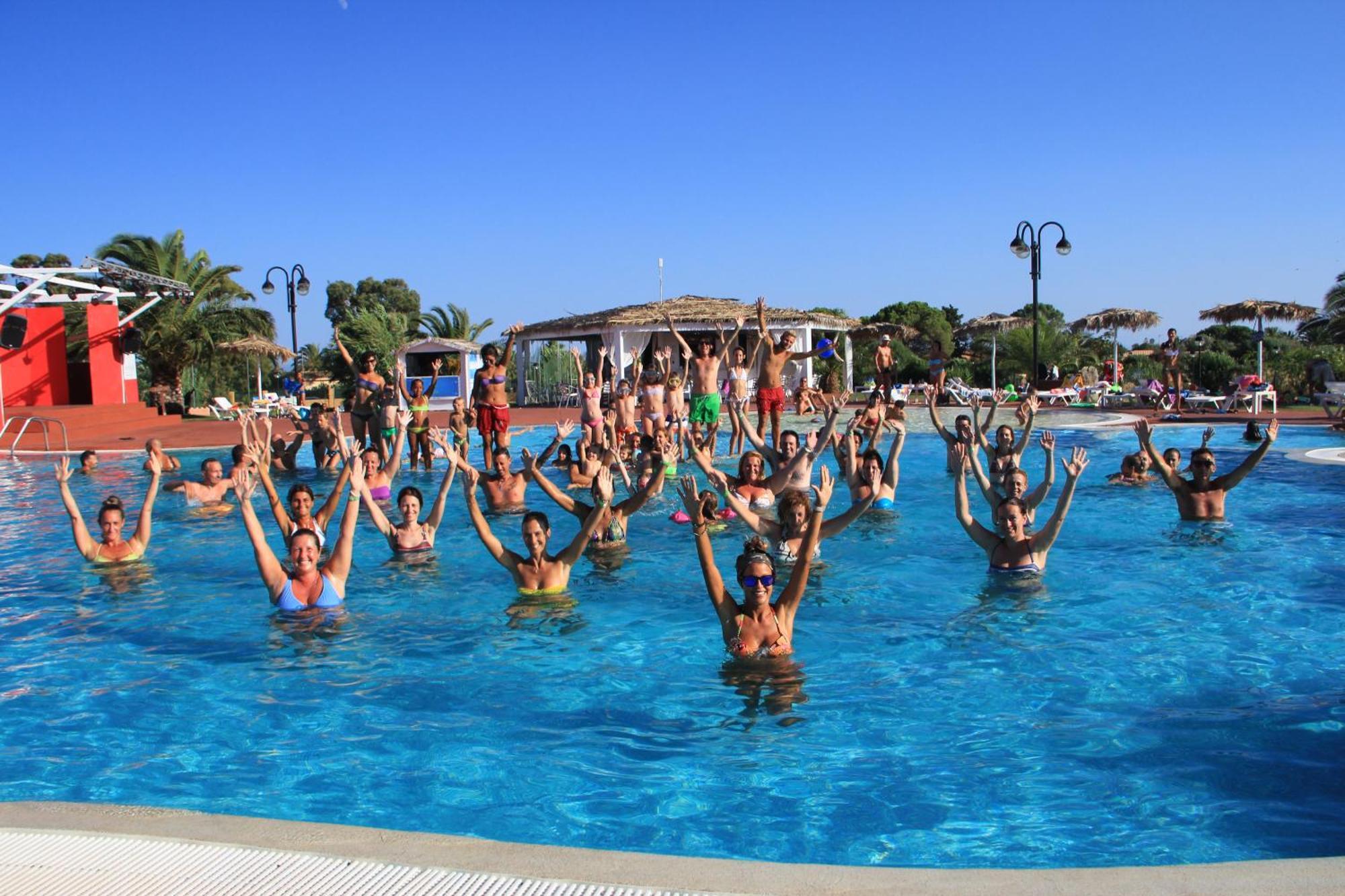 Rey Beach Club Monte Nai Kültér fotó