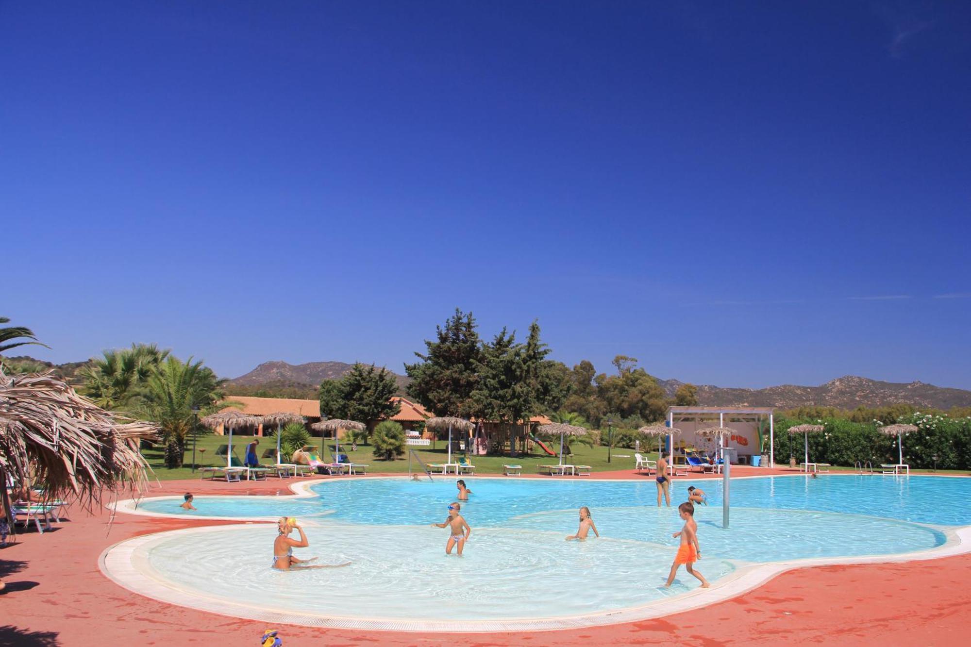 Rey Beach Club Monte Nai Kültér fotó